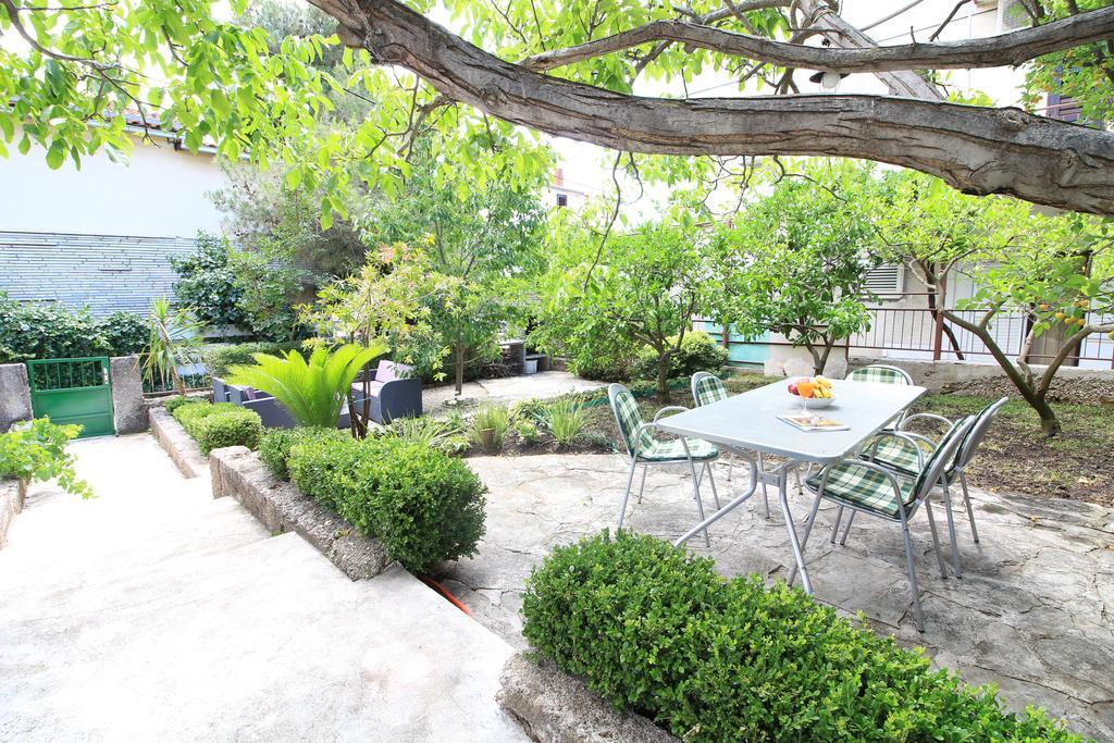 Apartments Lavanda Примоштен Экстерьер фото