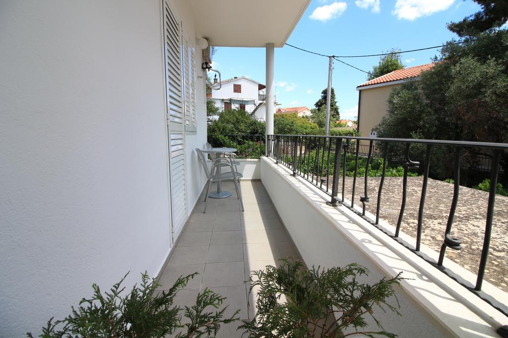 Apartments Lavanda Примоштен Экстерьер фото