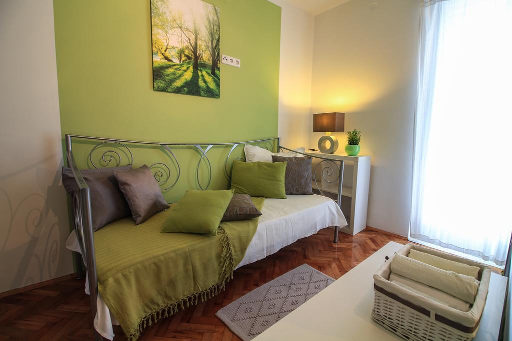 Apartments Lavanda Примоштен Экстерьер фото