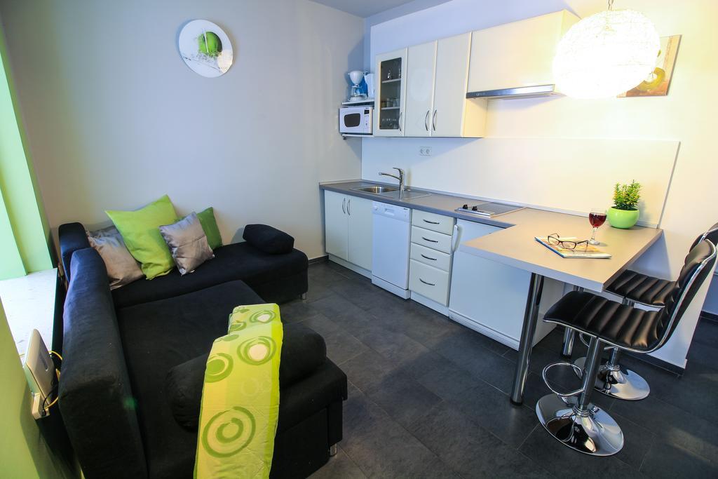 Apartments Lavanda Примоштен Экстерьер фото